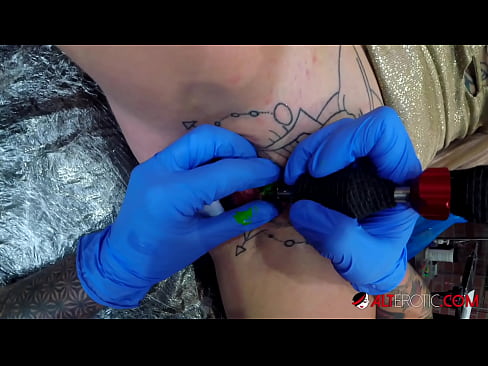 ❤️ Extremamente tatuada, a brasa Sully Savage fez uma tatuagem no seu clítoris Sexo de qualidade em pt.pornio.xyz